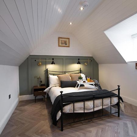 Modern Finish To A Historic Brewers House, Derby Villa Luaran gambar