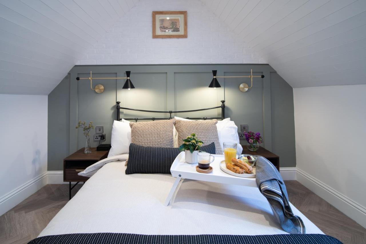 Modern Finish To A Historic Brewers House, Derby Villa Luaran gambar